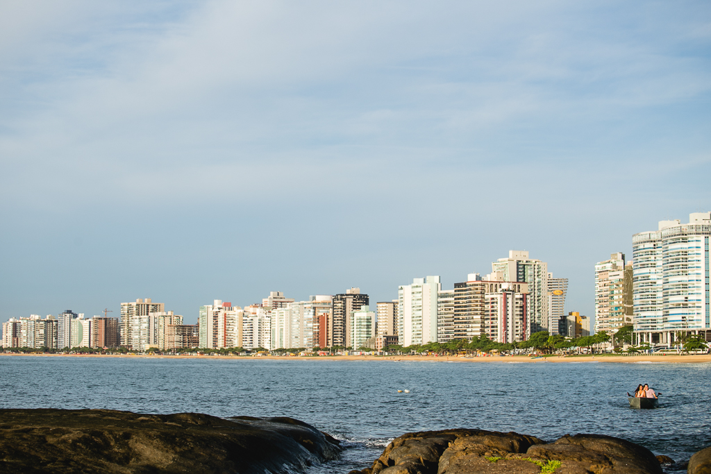 Foto por Kell Maia de Vitória ES, fotografia de pre-casamento Leticia e Fábio em Vila Velha ES, mergulho com mergulhador 2016