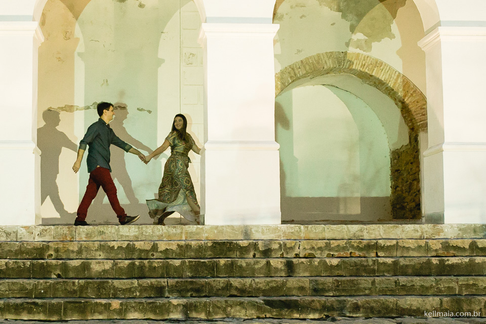 Foto por Kell Maia de Vitória ES, fotografia de pre-casamento Hevelin e Edson Buia, em Vitória e Serra 2015, com cachorros e centro de vitória