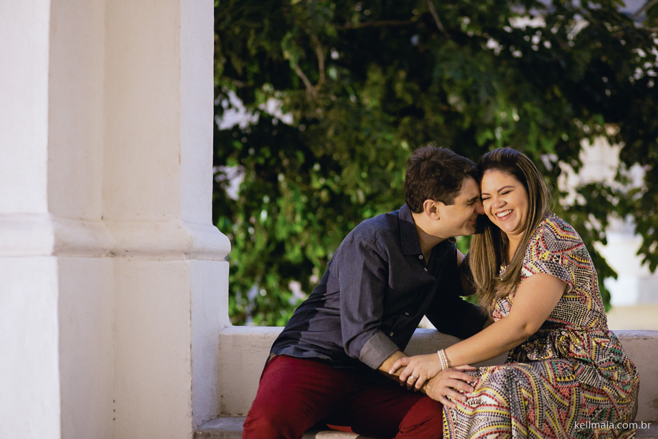 Foto por Kell Maia de Vitória ES, fotografia de pre-casamento Hevelin e Edson Buia, em Vitória e Serra 2015, com cachorros e centro de vitória