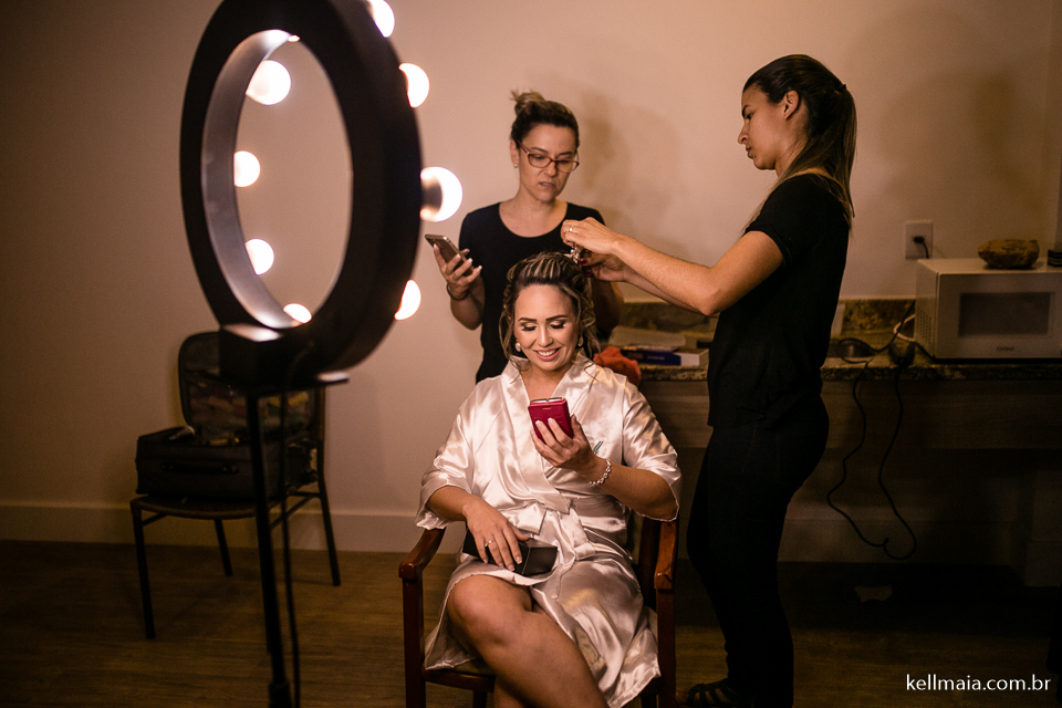 arrumando cabelo da noiva 