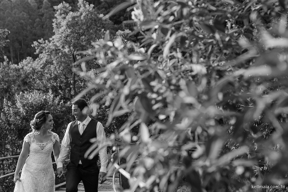 casal andando em alfredo chaves