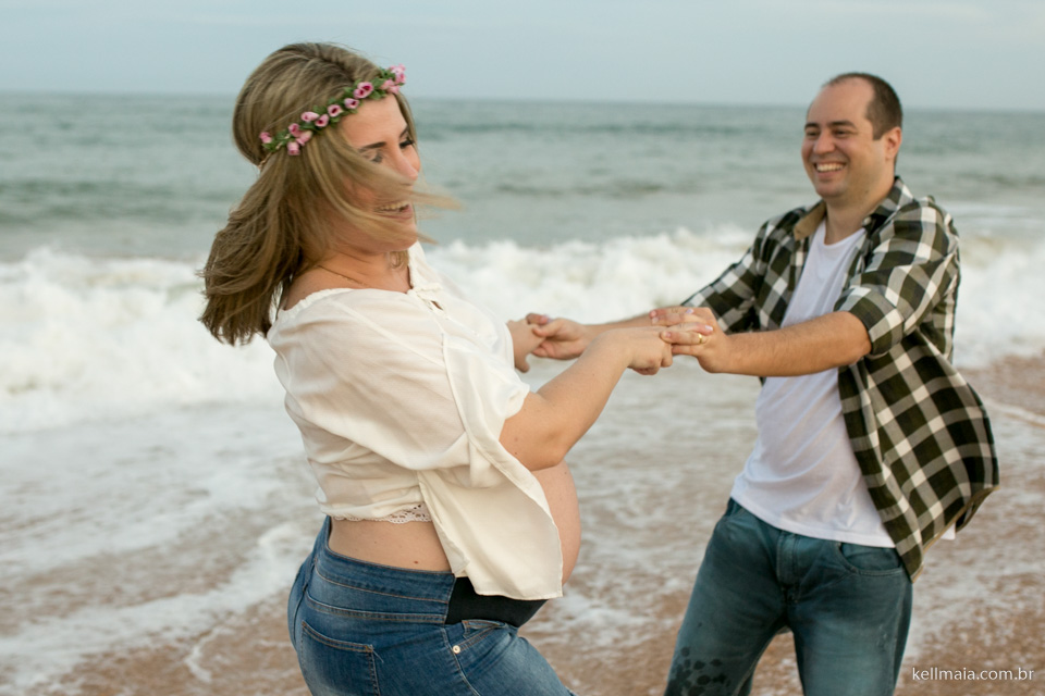 Fotografia por Kell Maia, Vila Velha, Barra do Jucu, ES, 2016, praia, gestante brincando