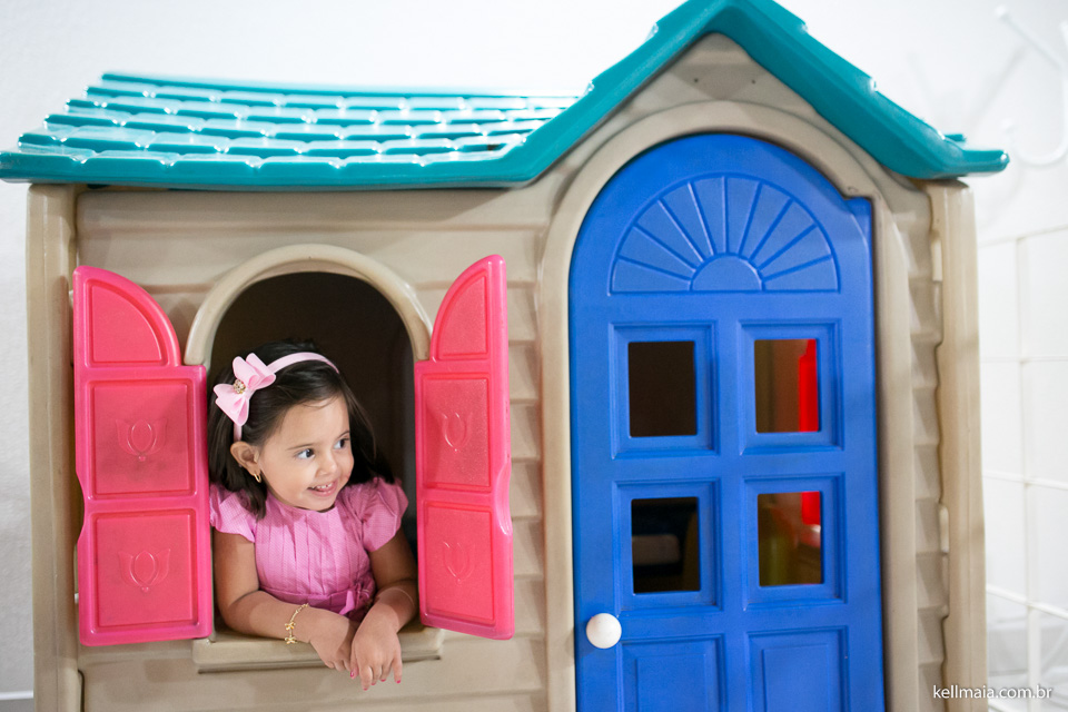 Fotografia por Kell Maia, Aniversário infantil da Manuela, em Vila Velha ES, criança brincando