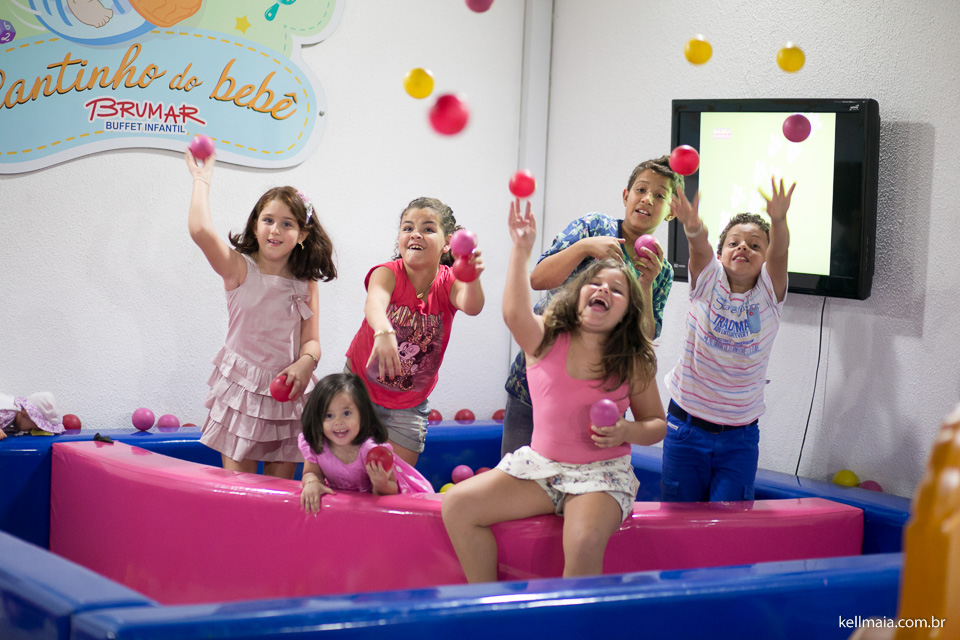 Fotografia por Kell Maia, Aniversário infantil da Manuela, em Vila Velha ES, crianças se divertindo