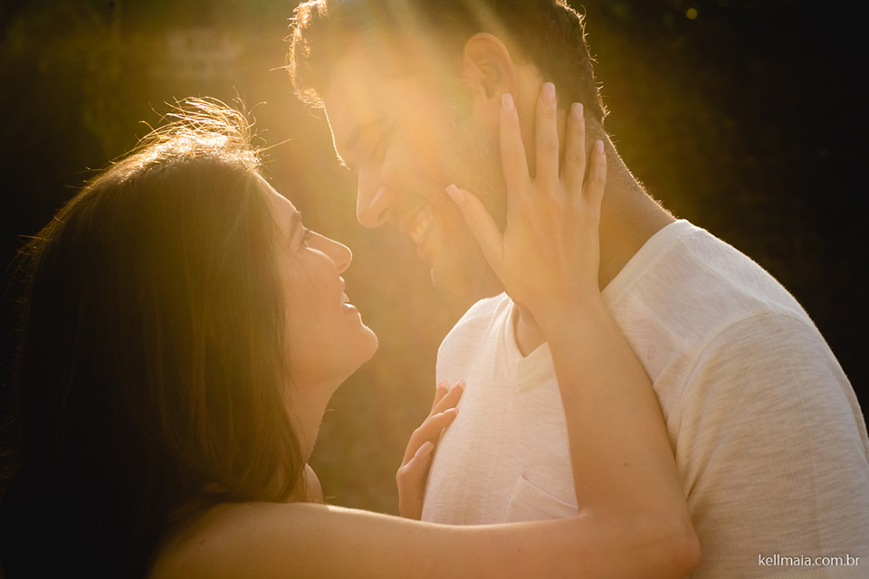 Fotógrafo de casamento, Vila Velha, ES, Barra do Jucu, Yasmin e Chiquinho, 2016, casal com a luz do sol
