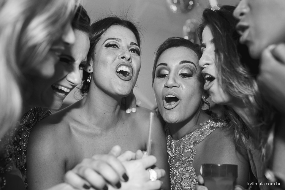 Fotógrafo de casamento, Vila Velha, ES, 2016, Léia e Renato, Kell Maia, madrinhas cantando na festa