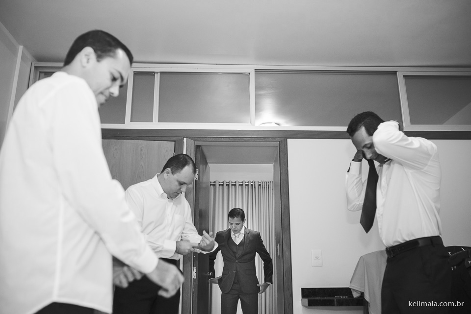 Fotógrafo de casamento, Vila Velha, ES, 2016, Léia e Renato, Kell Maia, noivo e padrinhos se arrumando