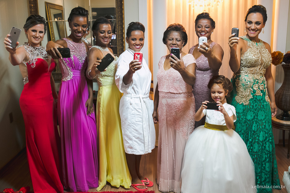 Fotógrafo de casamento, Vila Velha, ES, 2016, Léia e Renato, Kell Maia, noiva com madrinhas e familiares fazendo selfie