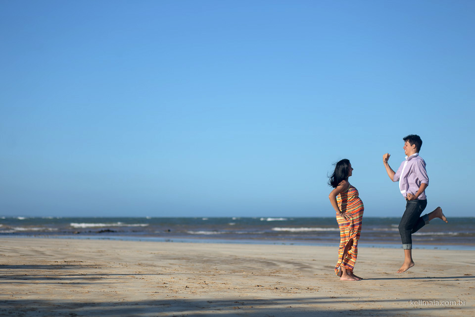 Fotógrafo de gestante, Serra, ES, 2015, Débora e William, Kell Maia, gestante na praia e marido pulando