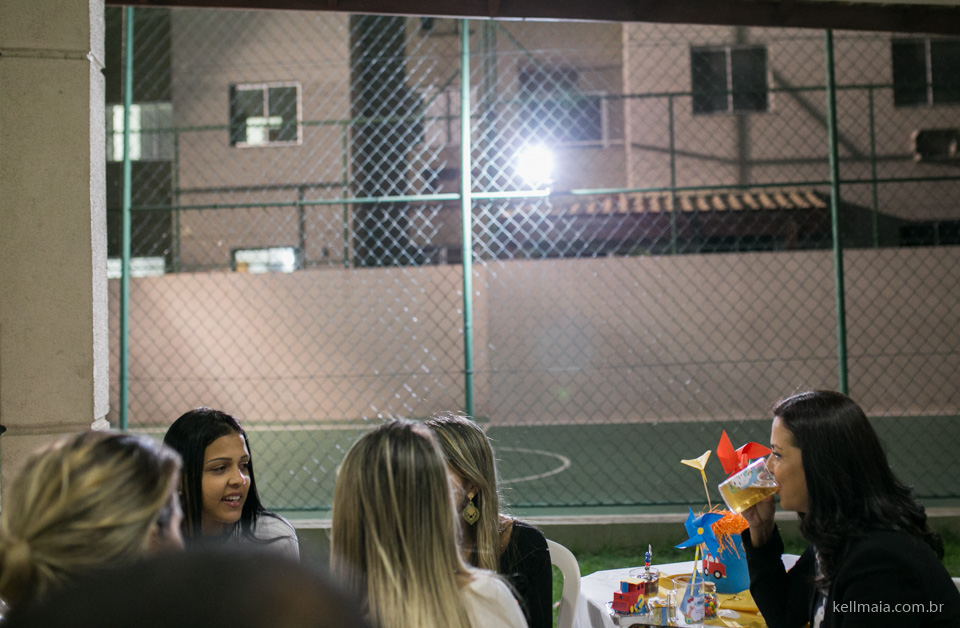 Fotógrafo de aniversário infantil, Miguel Santiago, 2015, Serra, ES, Kell Maia, mamãe bebendo cerveja