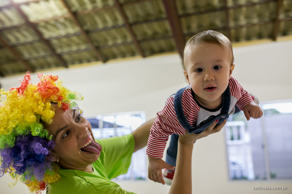 Fotógrafo de aniversário infantil, Miguel Santiago, 2015, Serra, ES, Kell Maia, neném voando com a titia