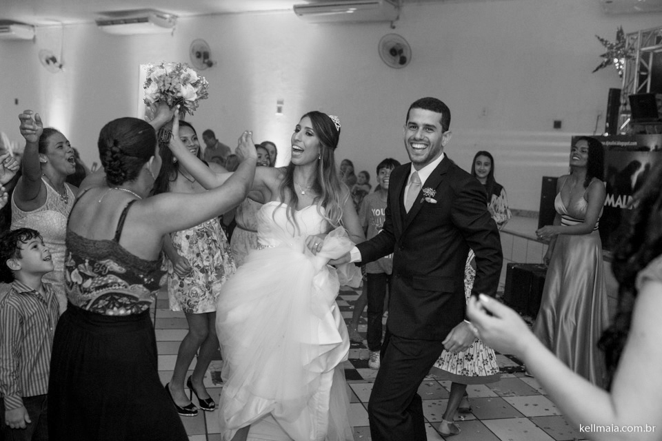 noivos dançando