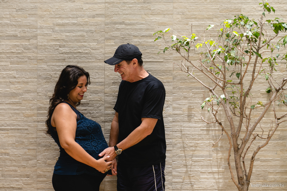 Fotografia de gestante, Kell Maia, 2015, Serra, Vitória, ES, Janayna e Renato, sorrindo