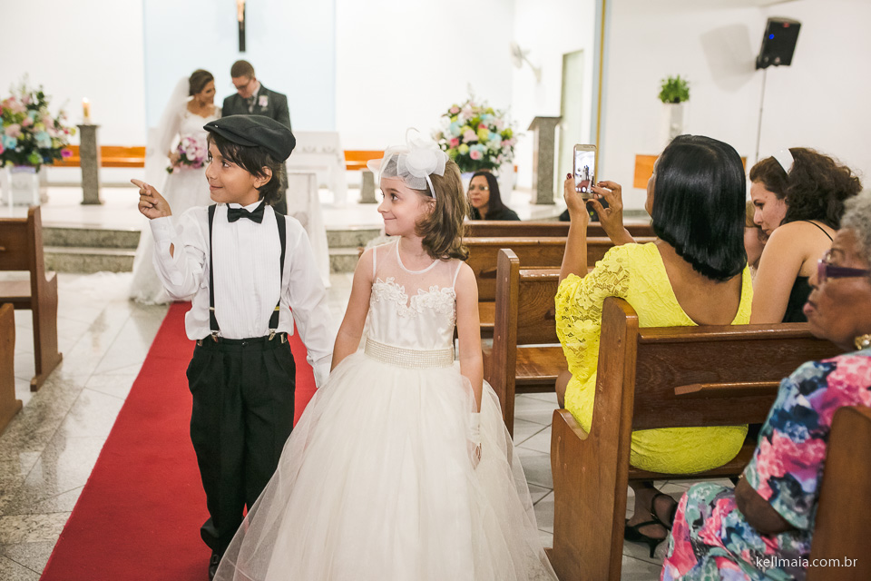dama e pajem saindo da cerimônia