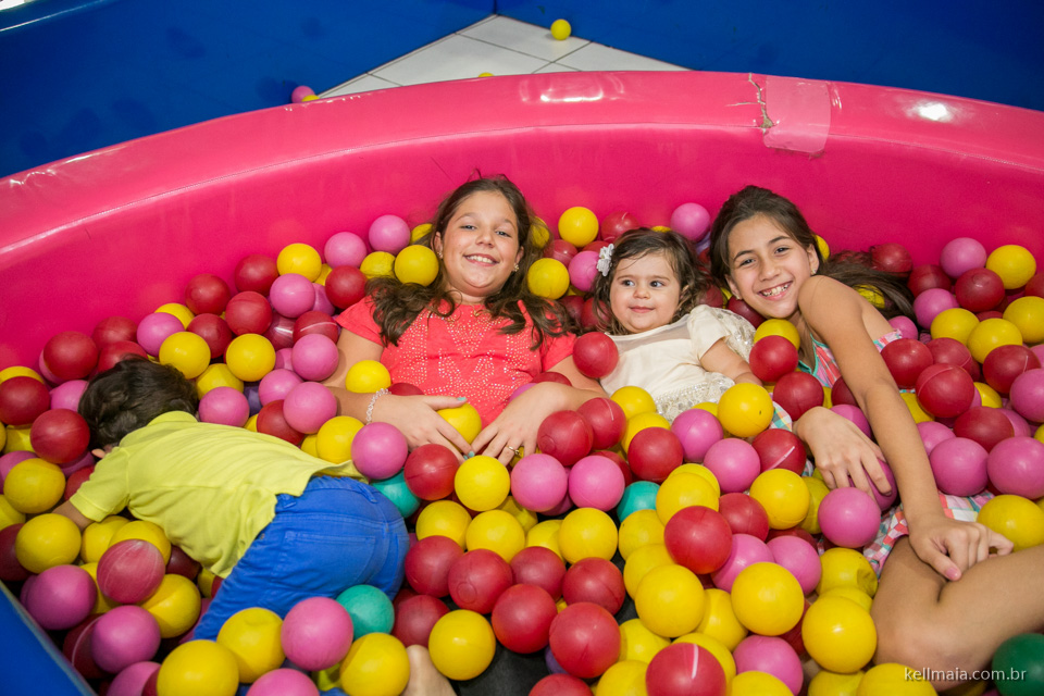 na piscina de bolinhas