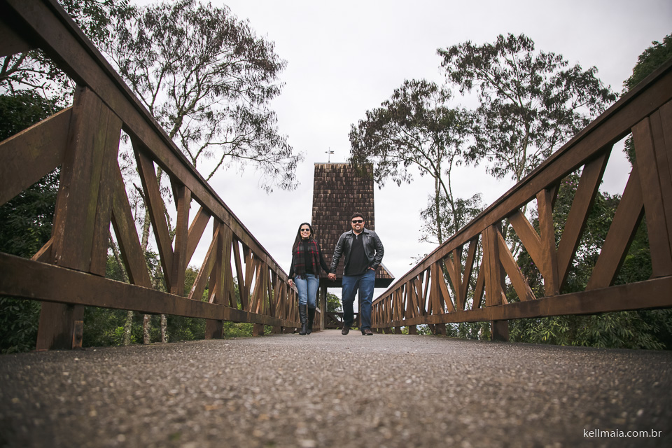 casal andando no bosque do alemão