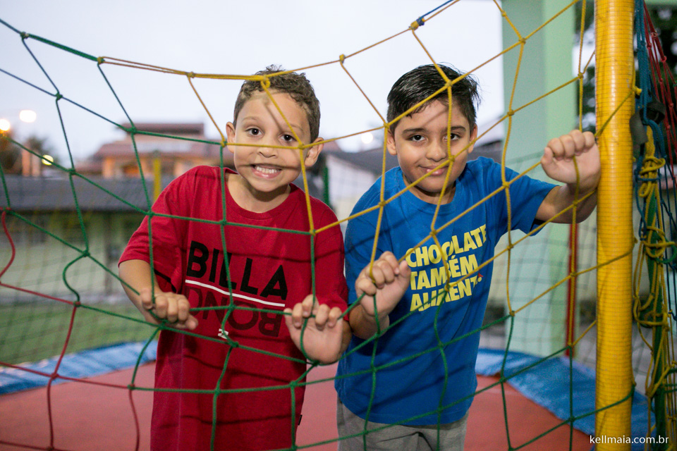 meninos no pula pula