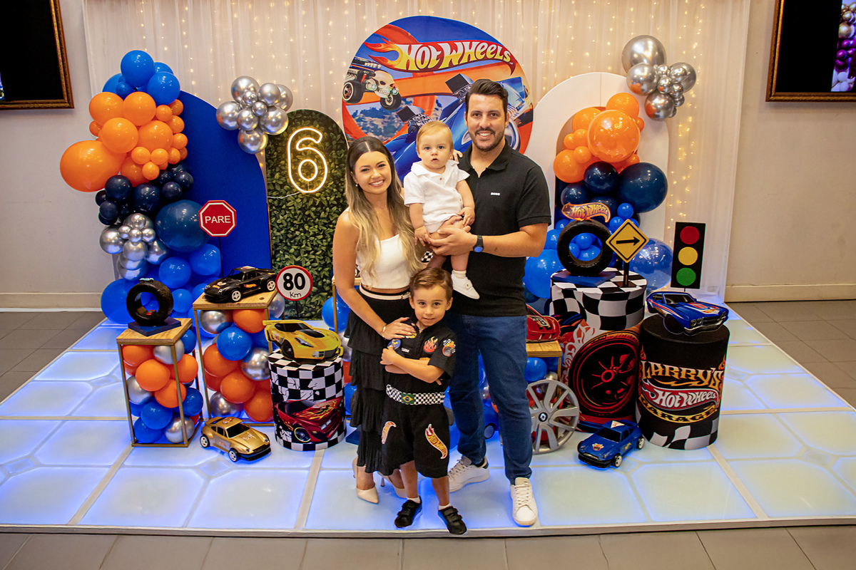 Família reunida para celebrar