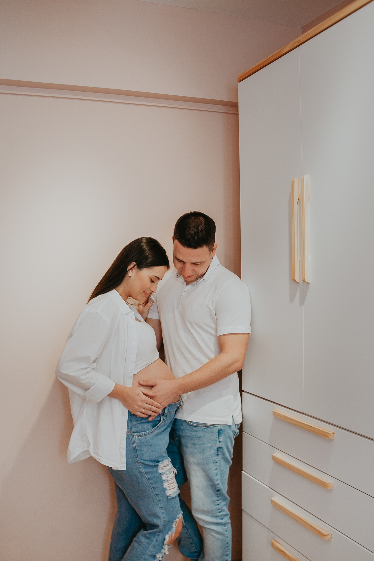 FOTÓGRAFO, GESTANTE, SESSÃO FOTOGRAFICA DE GESTANTE, GRÁVIDA, NOVO HAMBURGO, PATRICIA LOPES, SÃO LEOPOLDO, ENSAIO EM CASA
