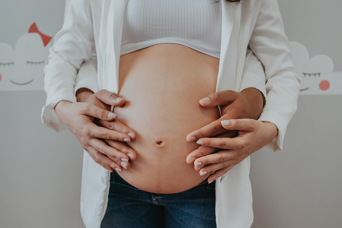 FOTÓGRAFO, GESTANTE, SESSÃO FOTOGRAFICA DE GESTANTE, GRÁVIDA, PATRICIA LOPES, SÃO LEOPOLDO, ENSAIO EM CASA, ENSAIO EM CASA