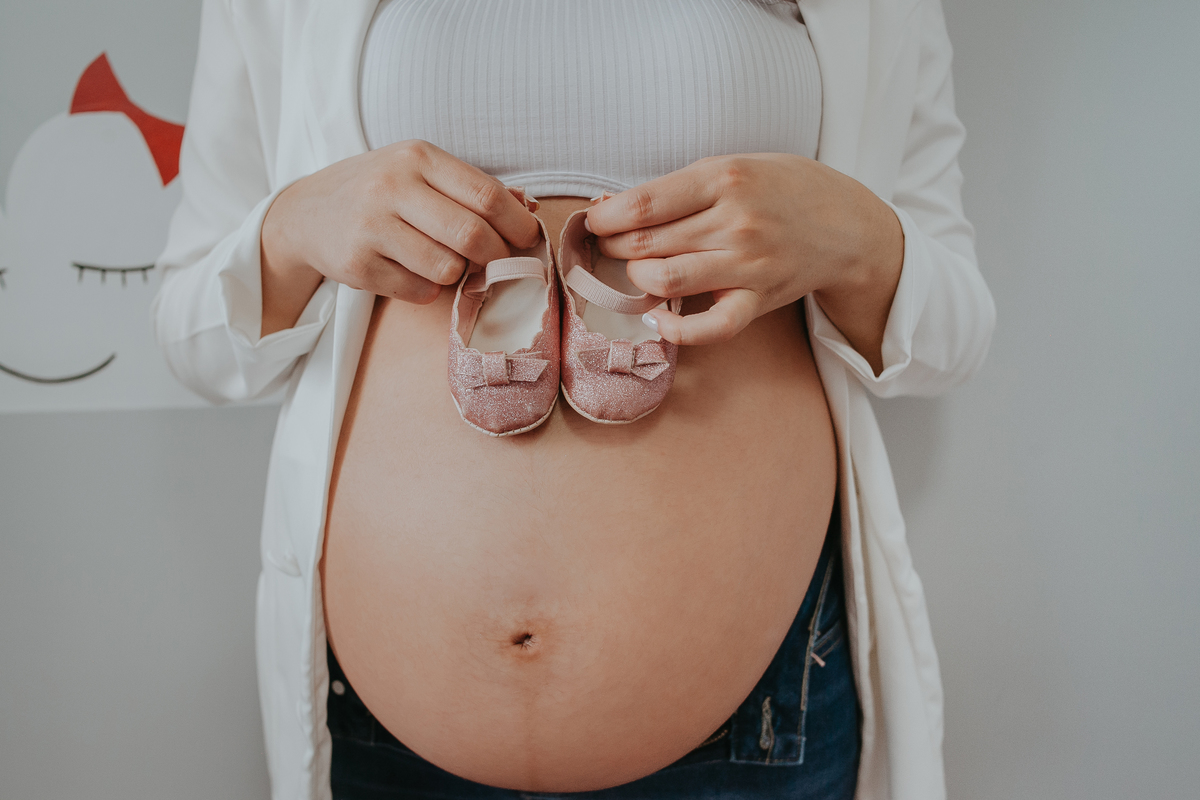 FOTÓGRAFO, GESTANTE, SESSÃO FOTOGRAFICA DE GESTANTE, GRÁVIDA, PATRICIA LOPES, SÃO LEOPOLDO, ENSAIO EM CASA, ENSAIO EM CASA