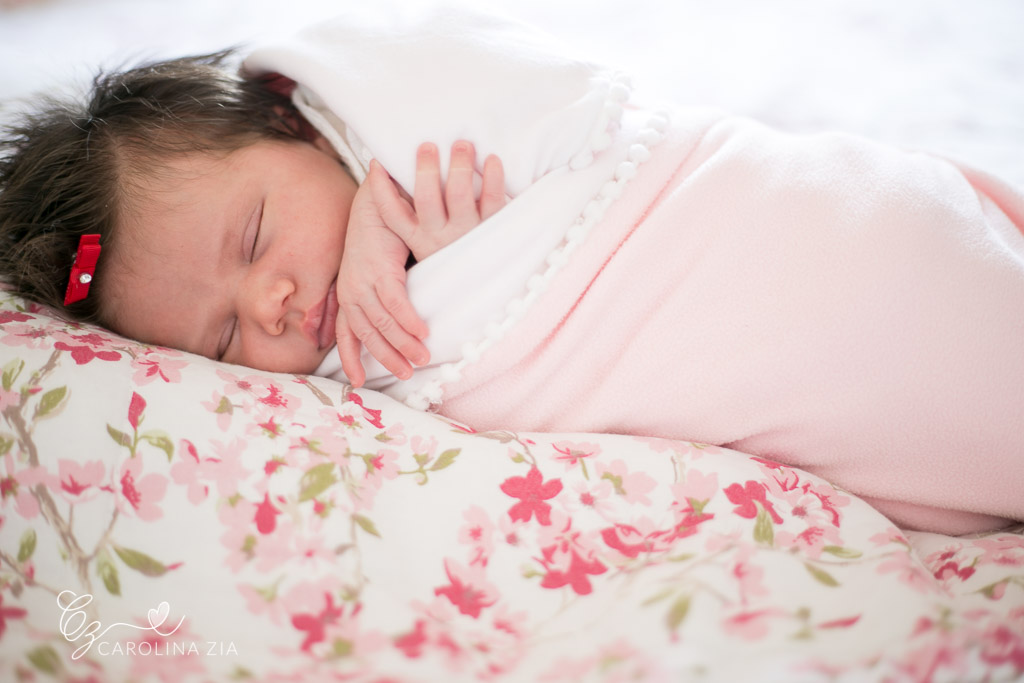 sessão newborn recém nascido fotografia rosa e branco