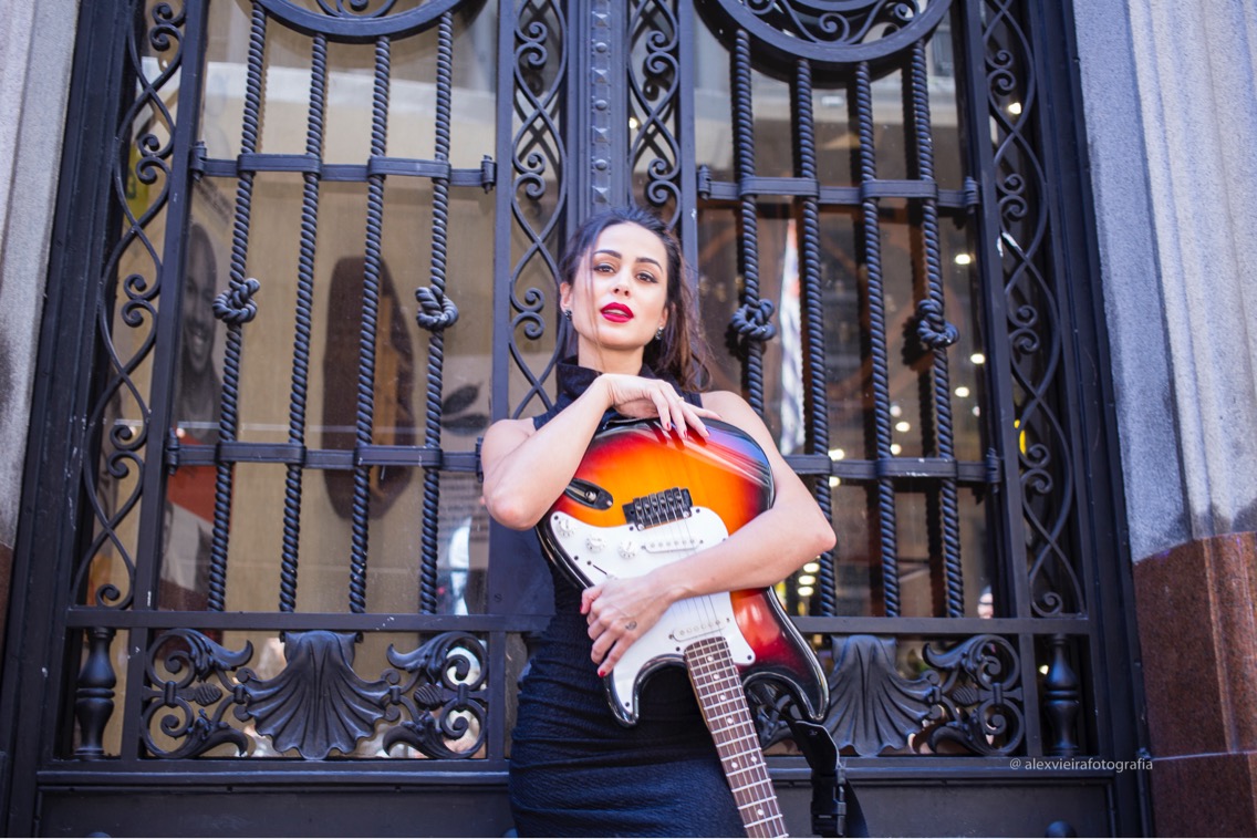 Modelo Profissional: @danisachetti