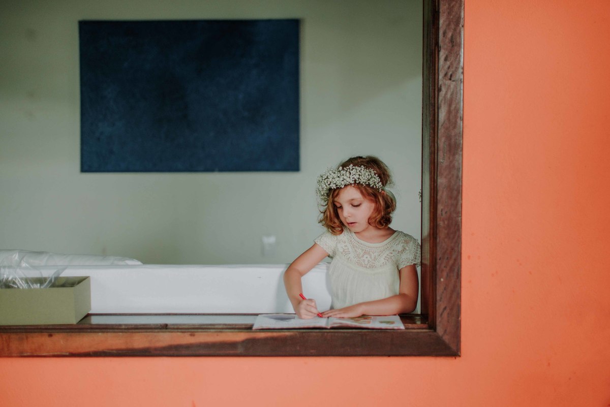 daminha distraia no casamento