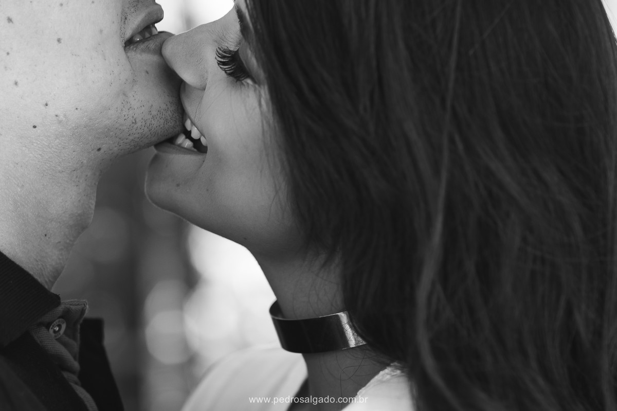 Pensa em um casal divertido, pronto, achou rsrsrs  A Jo e o Samuca são do tipo Eduardo e Monica, ele completa ela e vice-versa que nem feijão com arroz! Fizemos as fotos no Privilege, Juiz de Fora MG. Local que tem tudo haver com a hist&oacu