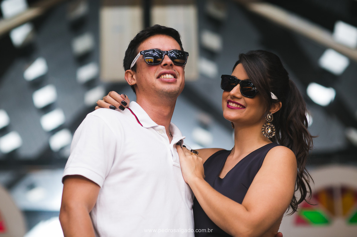 Pensa em um casal divertido, pronto, achou rsrsrs  A Jo e o Samuca são do tipo Eduardo e Monica, ele completa ela e vice-versa que nem feijão com arroz! Fizemos as fotos no Privilege, Juiz de Fora MG. Local que tem tudo haver com a hist&oacu