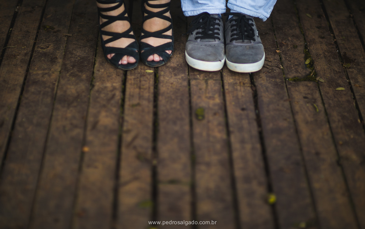 Pensa em um casal divertido, pronto, achou rsrsrs  A Jo e o Samuca são do tipo Eduardo e Monica, ele completa ela e vice-versa que nem feijão com arroz! Fizemos as fotos no Privilege, Juiz de Fora MG. Local que tem tudo haver com a hist&oacu