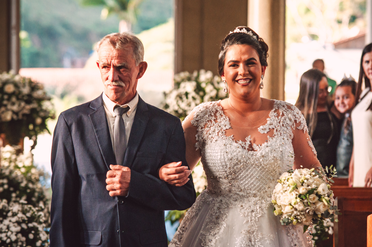 Entrada da Noiva - Casamento Willian e Aline - Cipotânea - MG