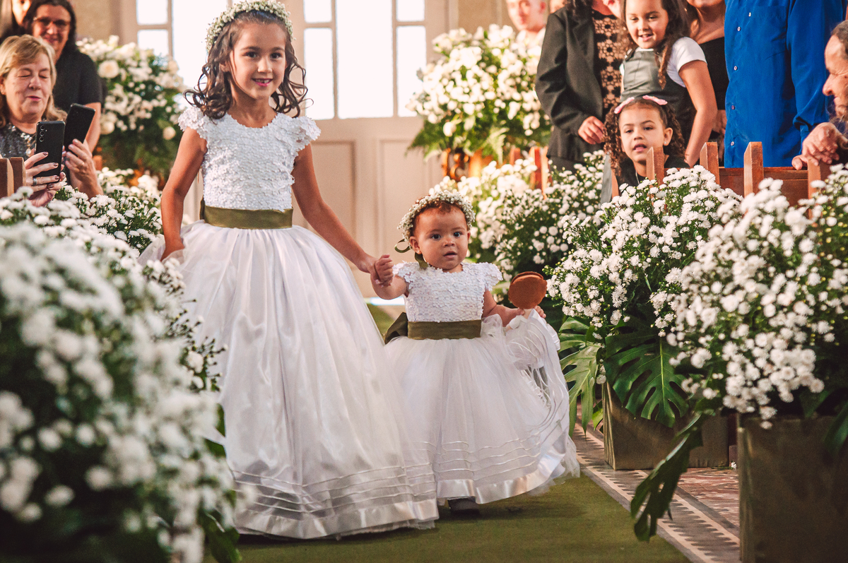 Entrada das Alianças - Casamento Willian e Aline - Cipotânea - MG
