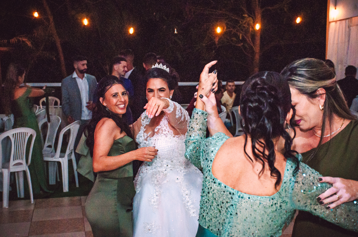 Festa de casamento - Casamento Willian e Aline - Cipotânea - MG