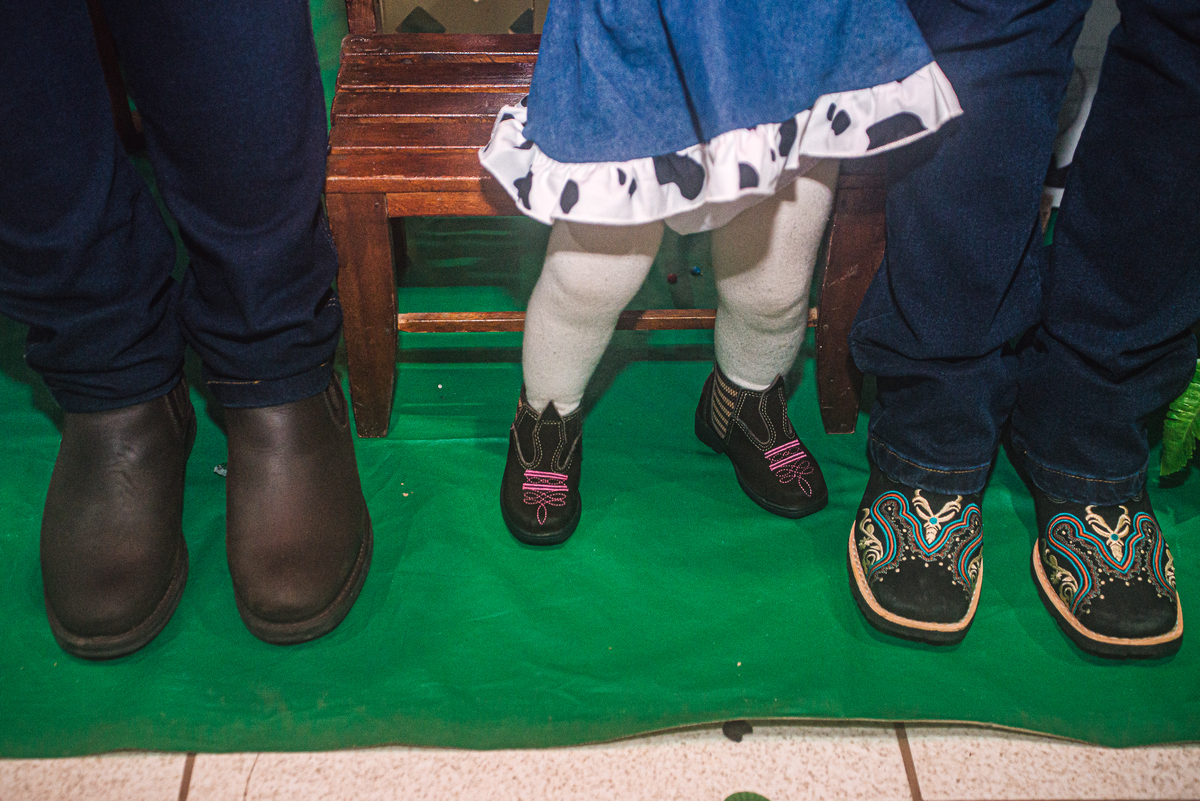 Os pés e as botinhas