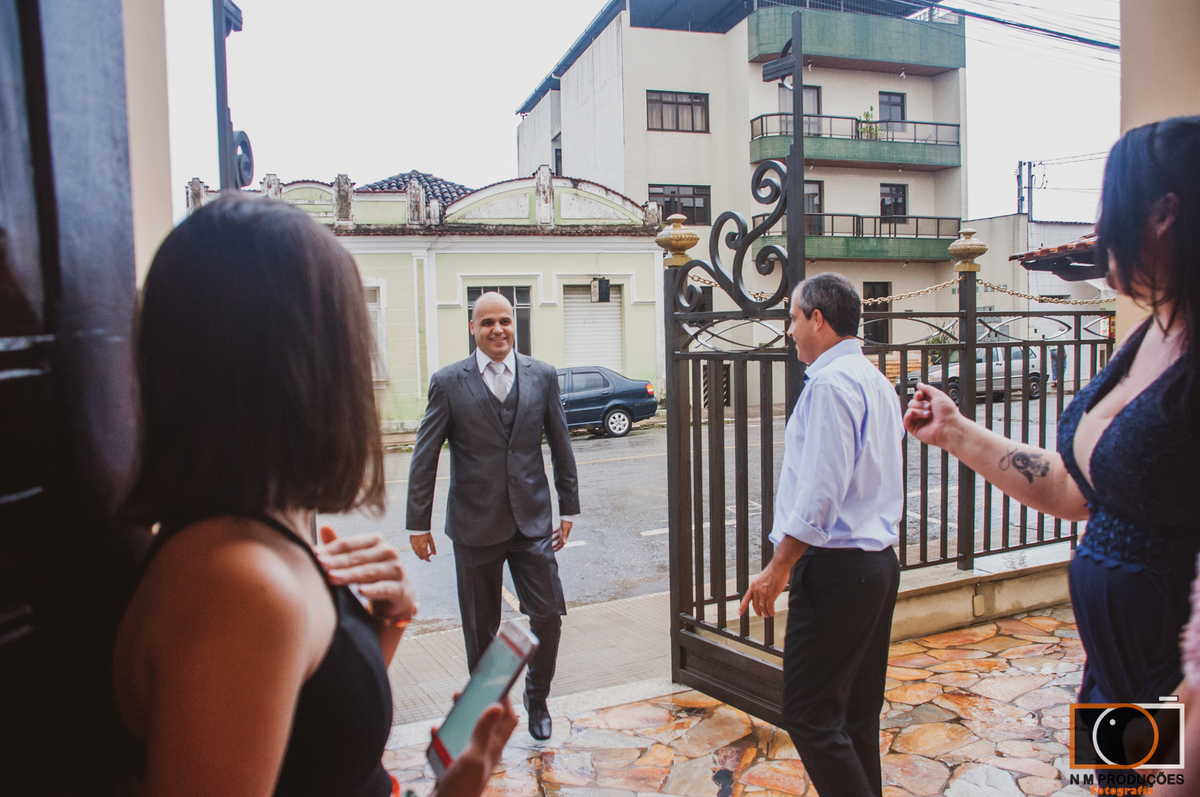 cacilda e júnior Noivo chegando