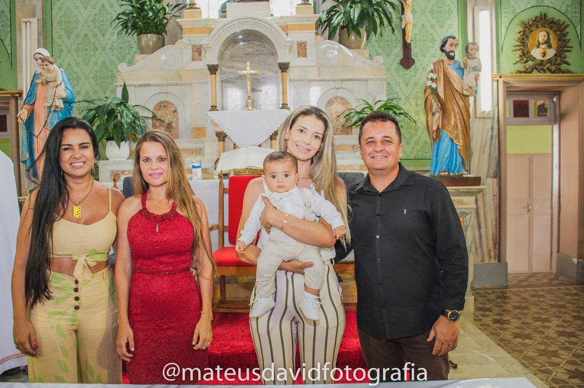 Batismo de João Gabriel com padrinhos