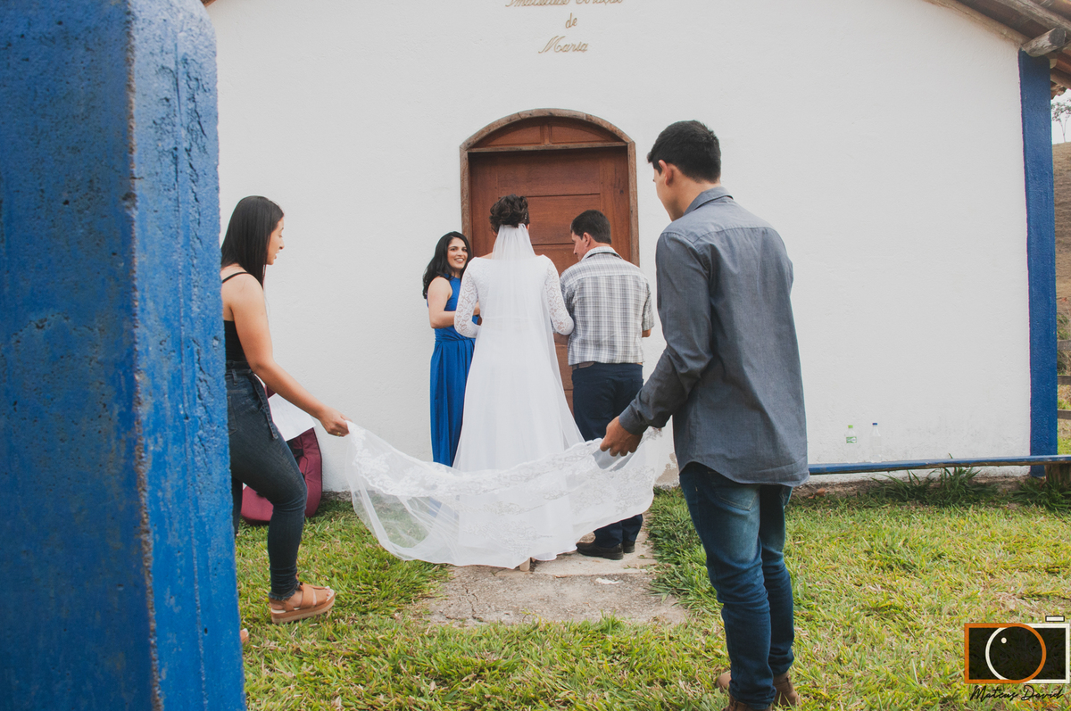 Casamento de Caroline e Adilson noiva preparando para a entrada
