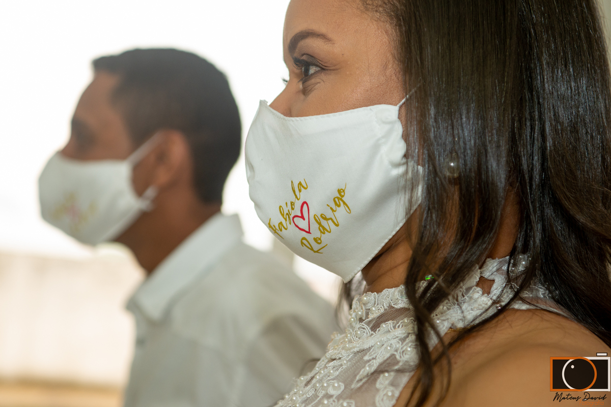 Casamento civil de Fabiola e Rodrigo detalhes mascara corona virus