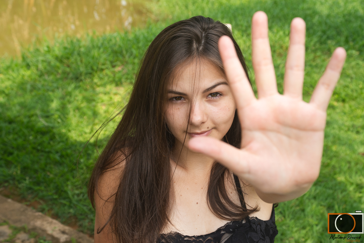 Raissa 15 Anos pose olhar