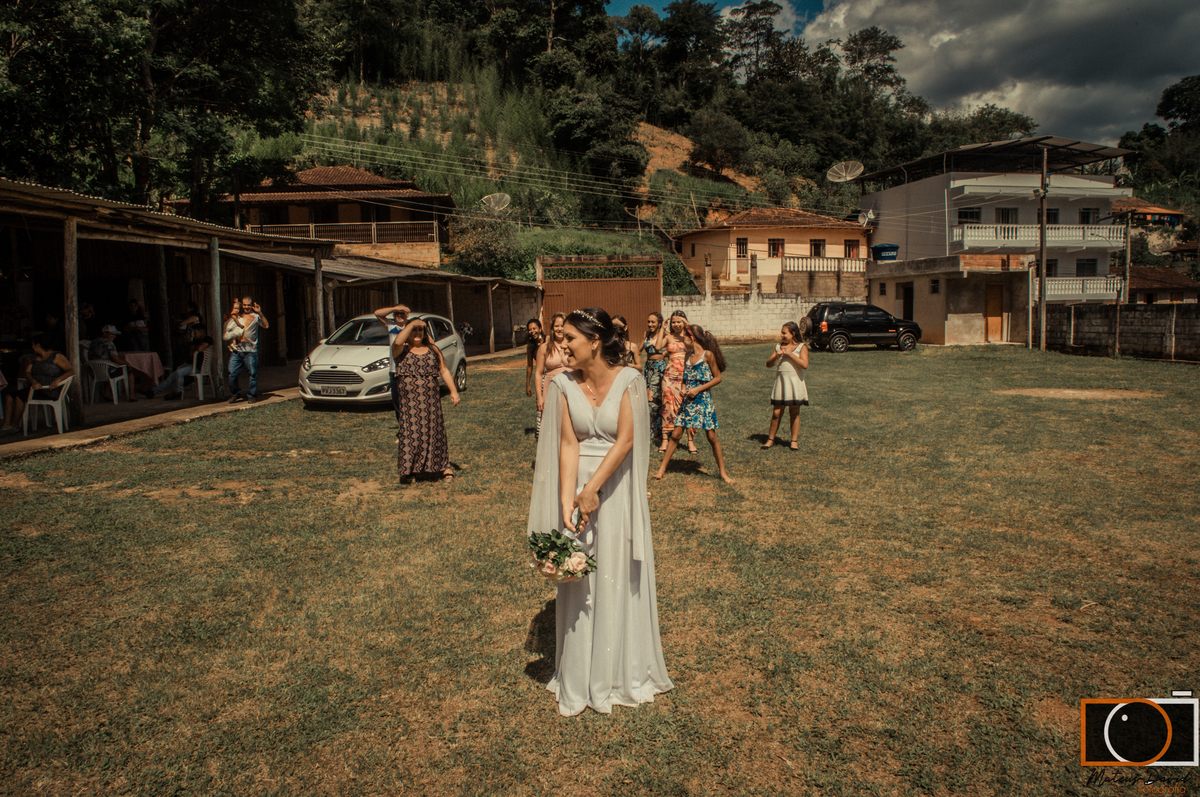 Diego e Fátima casamento jogada do buquê da noiva