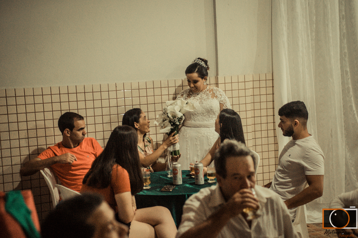 Casamento Magaiver e Felícia noiva com amigas