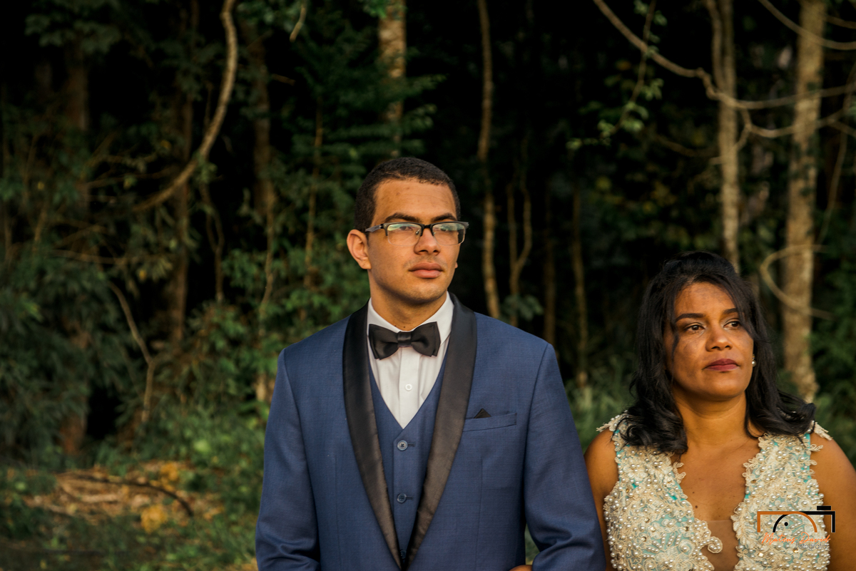 casamento intimista Lucas e Querem Barbacena MG noivo à no altar