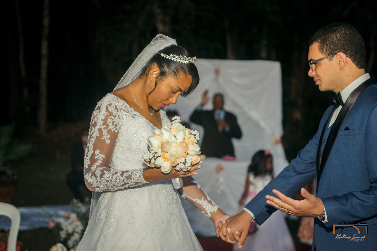 casamento intimista Lucas e Querem Barbacena MG benção final saída