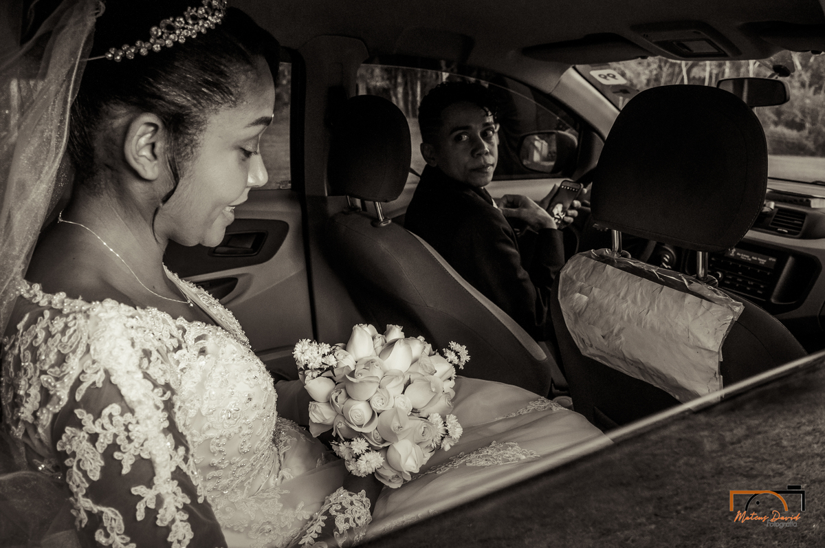 casamento intimista Lucas e Querem Barbacena MG noiva no carro