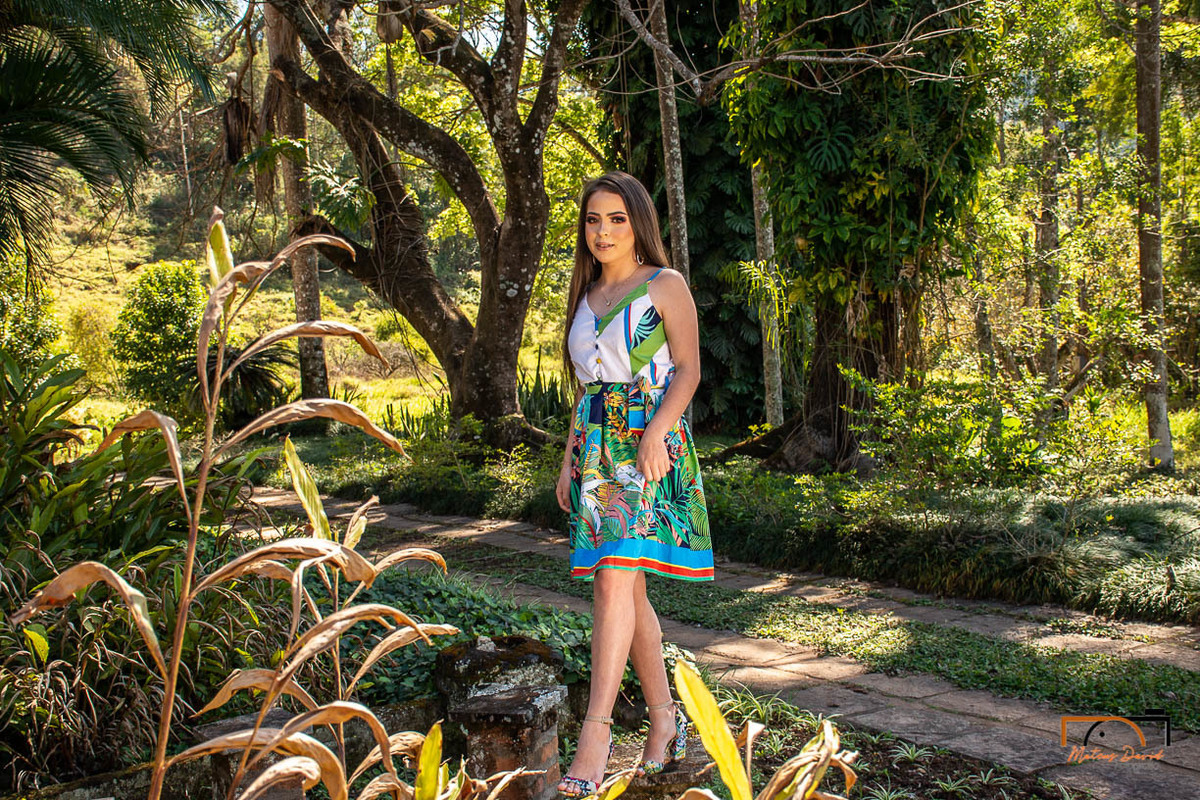 Ensaio externo de Jaqueline de 15 anos debutante alto rio doce mg