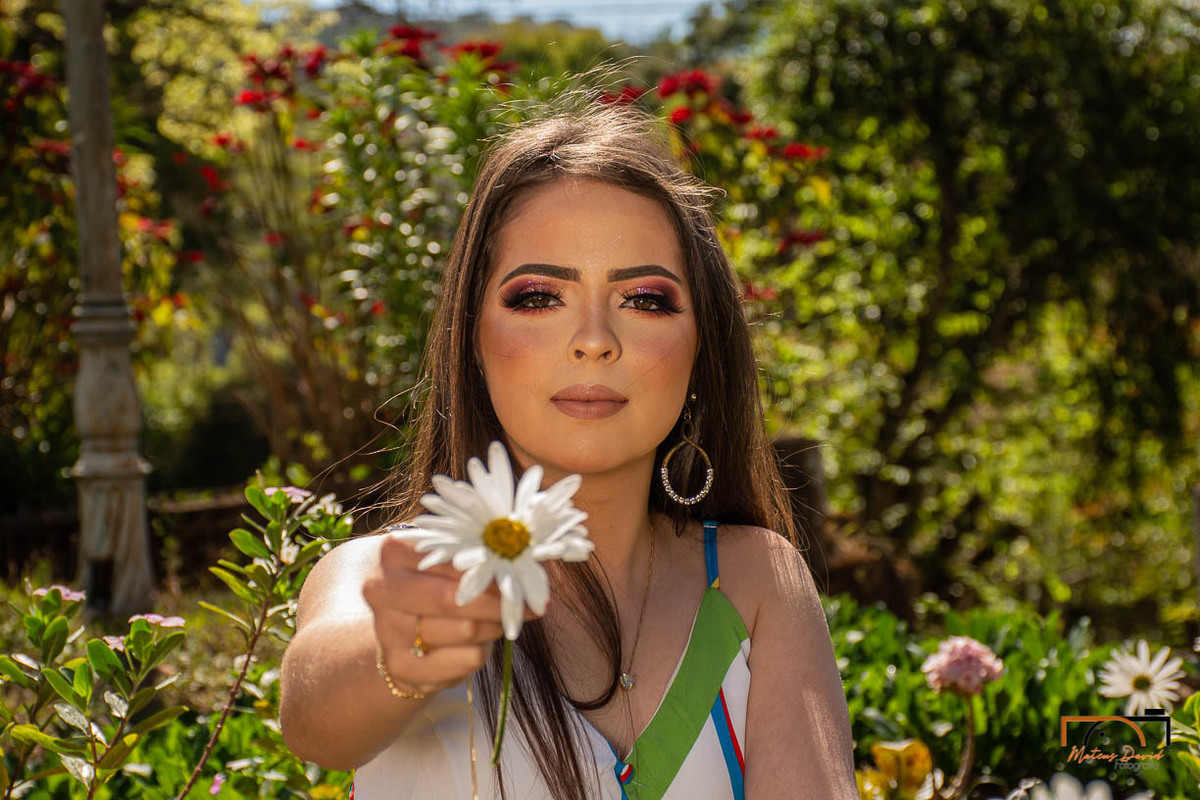 Ensaio externo de Jaqueline de 15 anos debutante alto rio doce mg