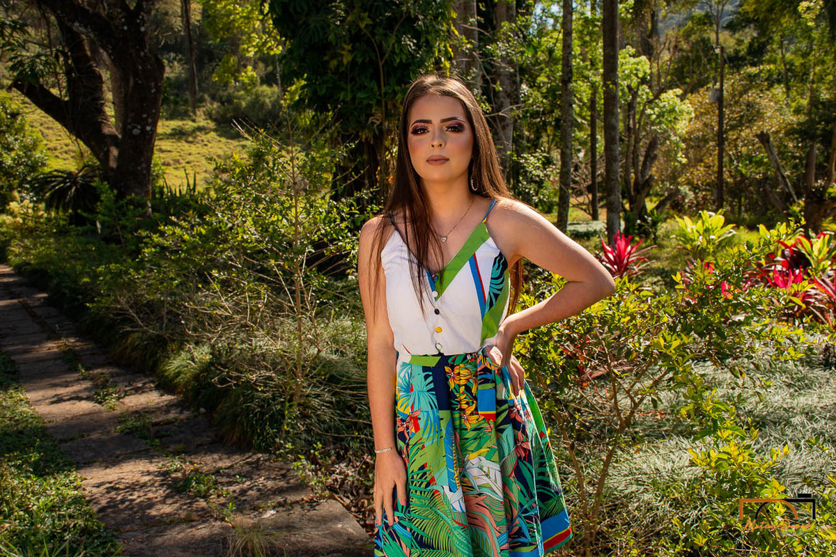 Ensaio externo de Jaqueline de 15 anos debutante alto rio doce mg