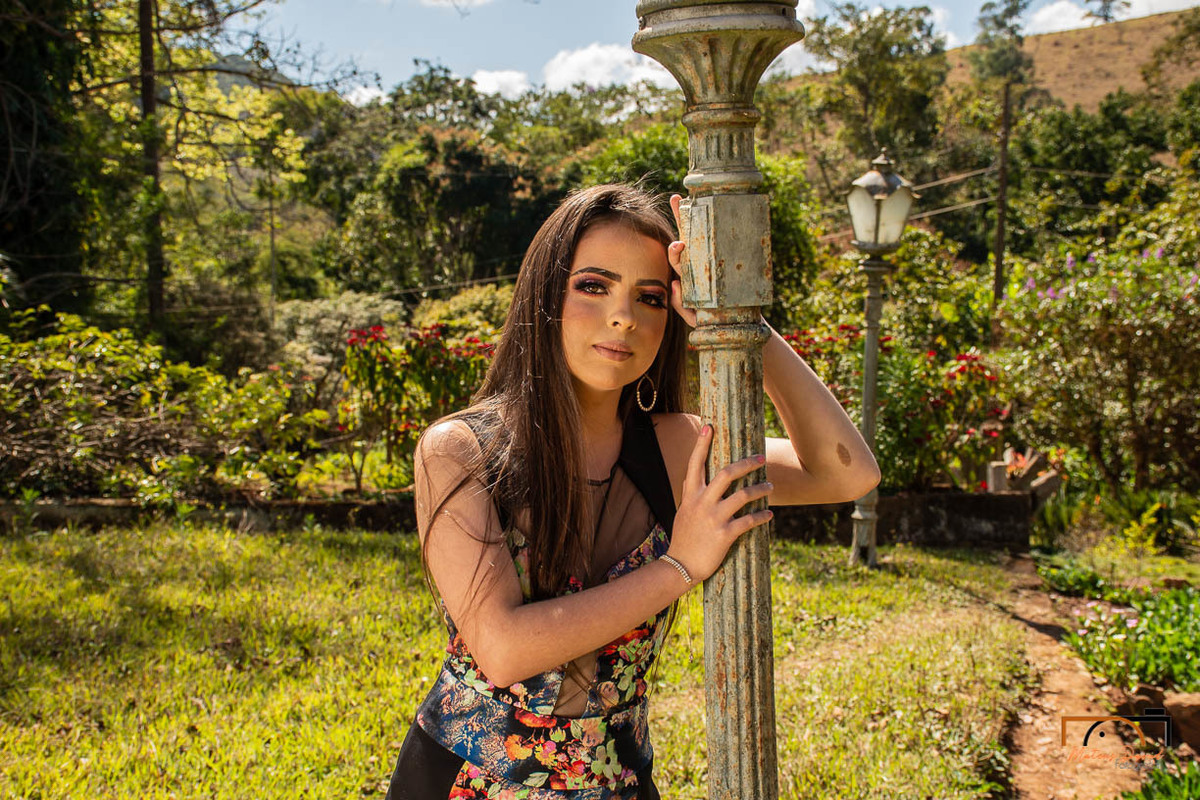Ensaio externo de Jaqueline de 15 anos debutante alto rio doce mg