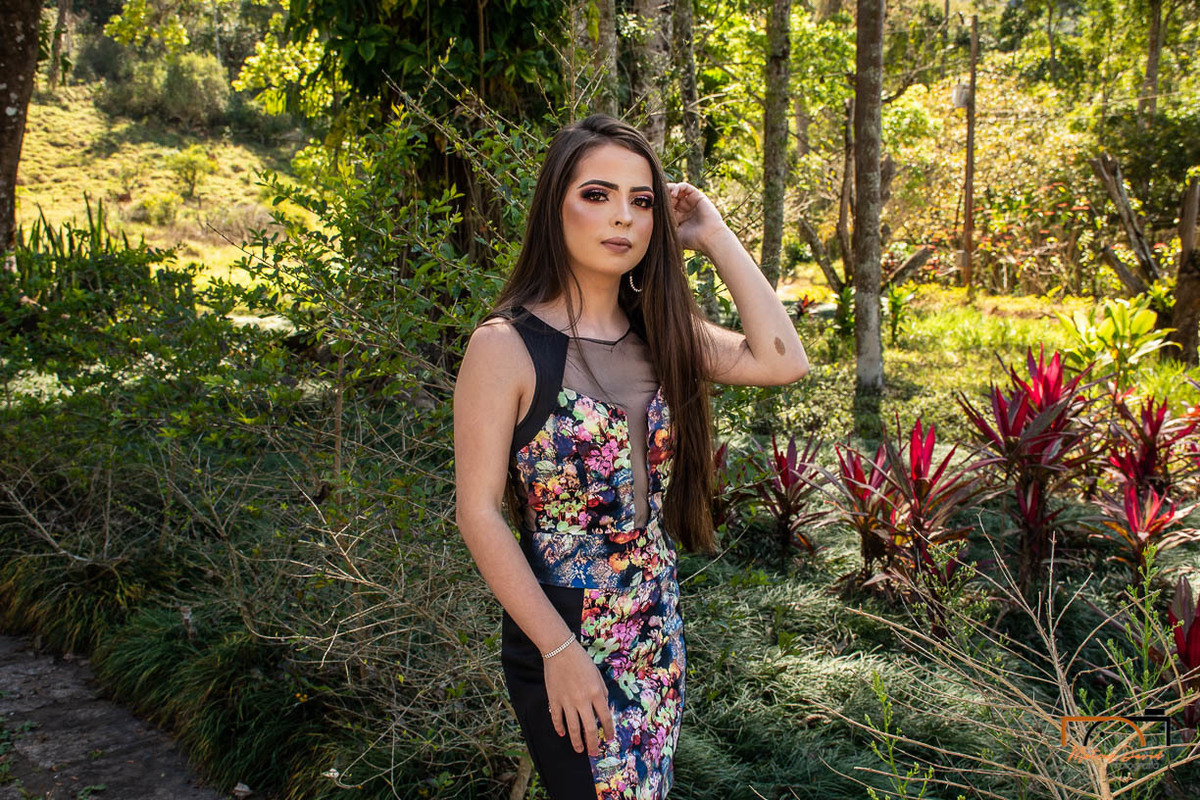 Ensaio externo de Jaqueline de 15 anos debutante alto rio doce mg